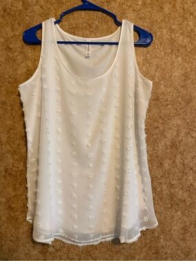 Zenana Outfitters White Textured Dot Sleeveless Tank